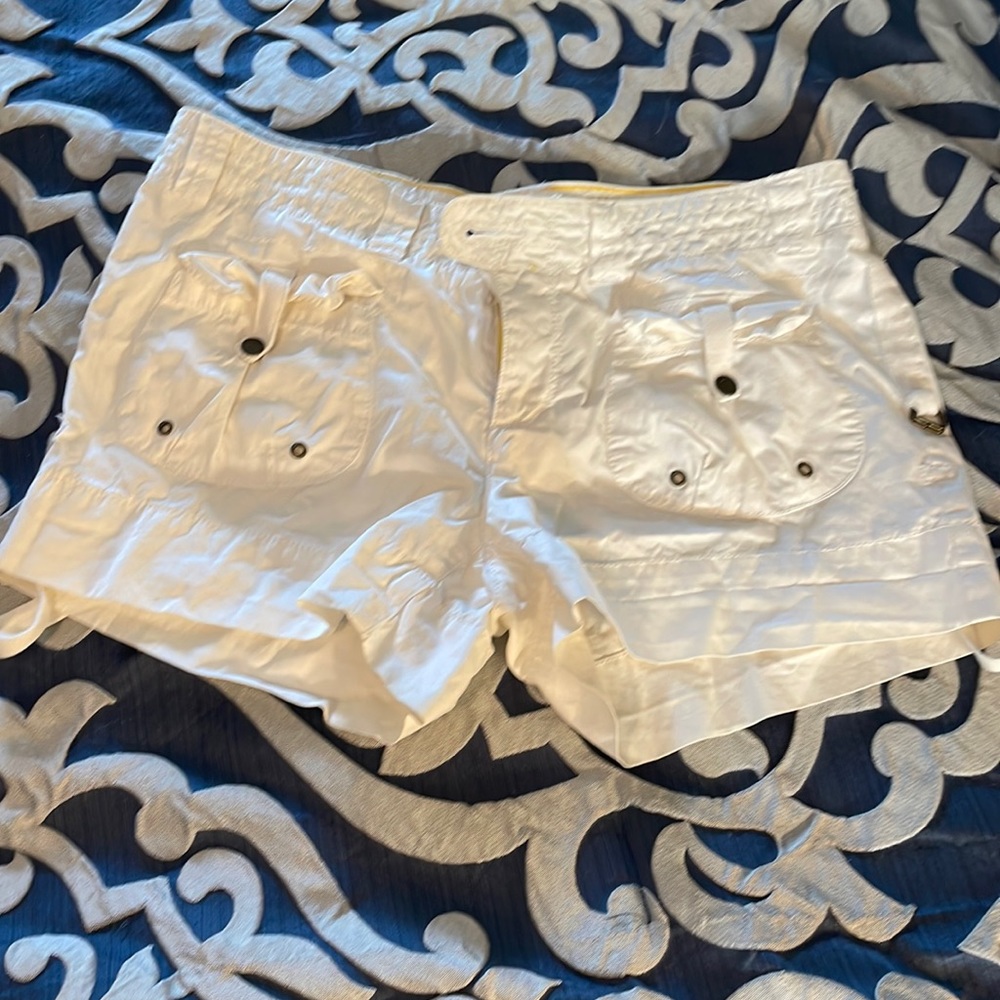American eagle white shorts